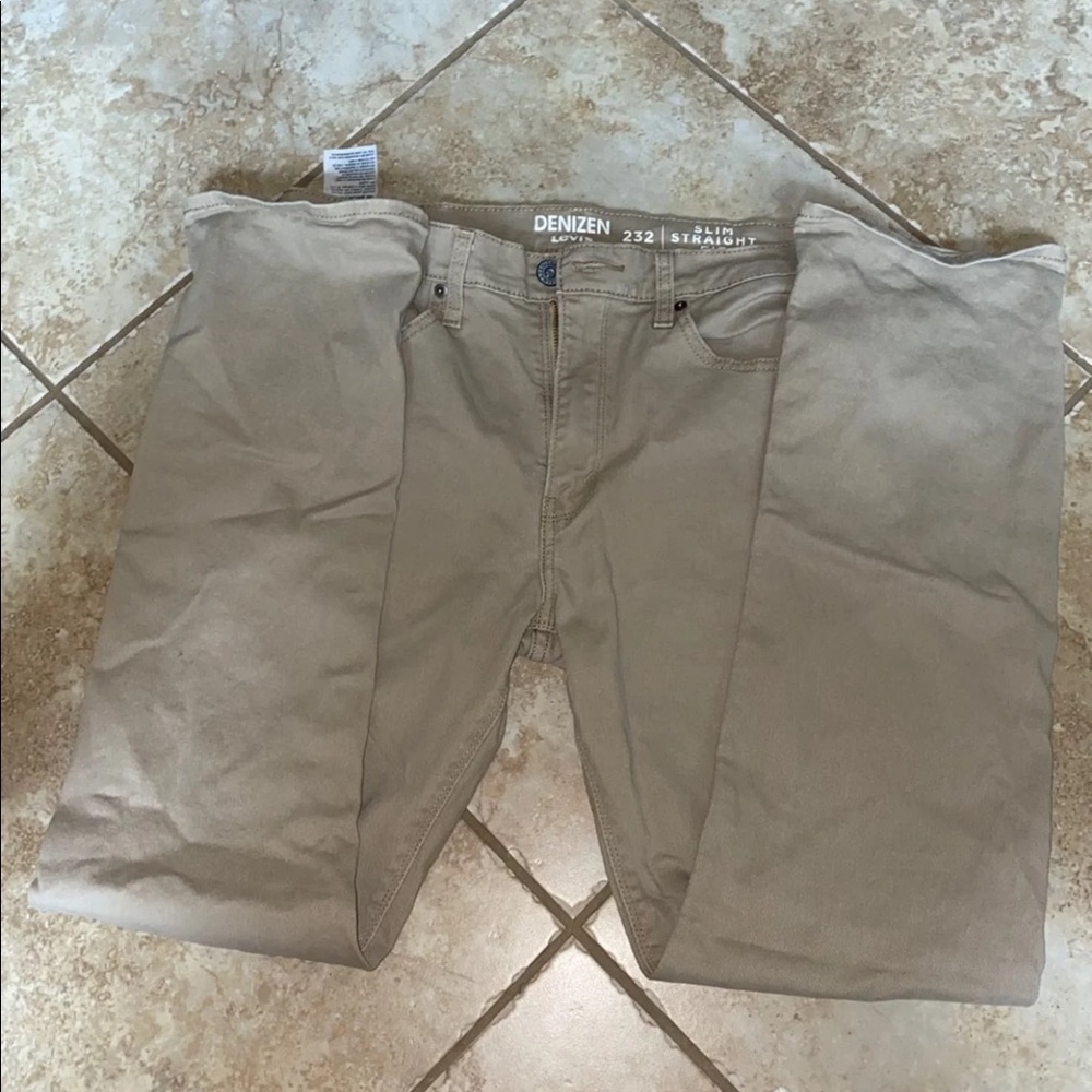 Levi’s khakis jeans